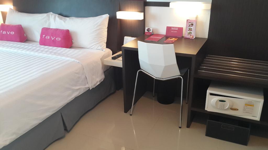 Favehotel Pluit Junction Jakarta Exterior foto
