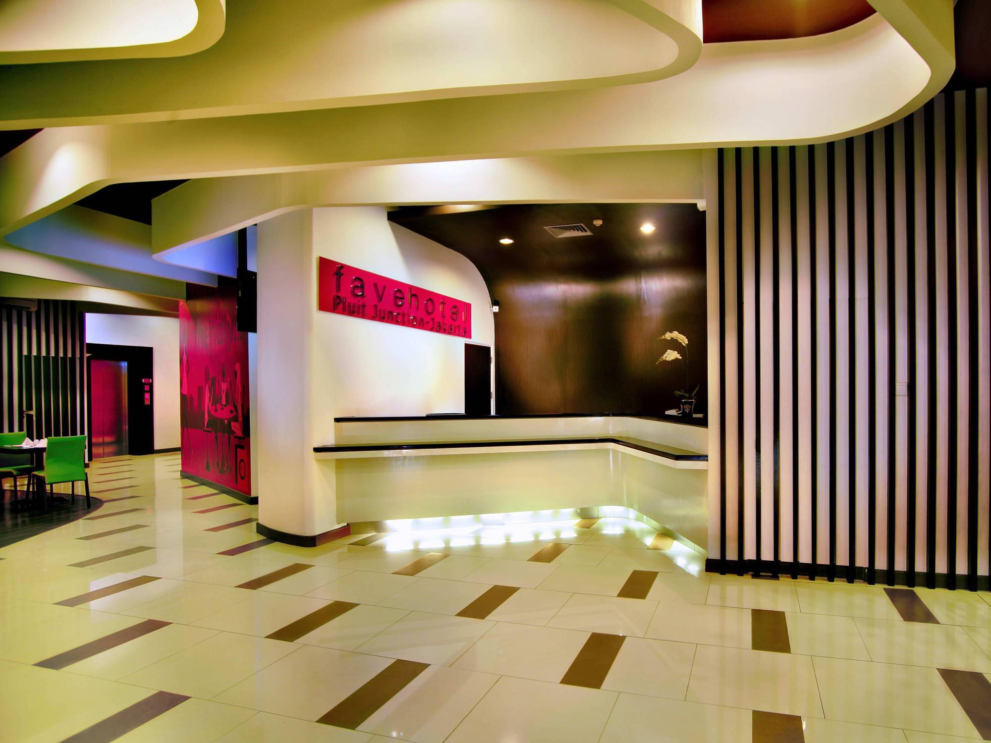 Favehotel Pluit Junction Jakarta Exterior foto
